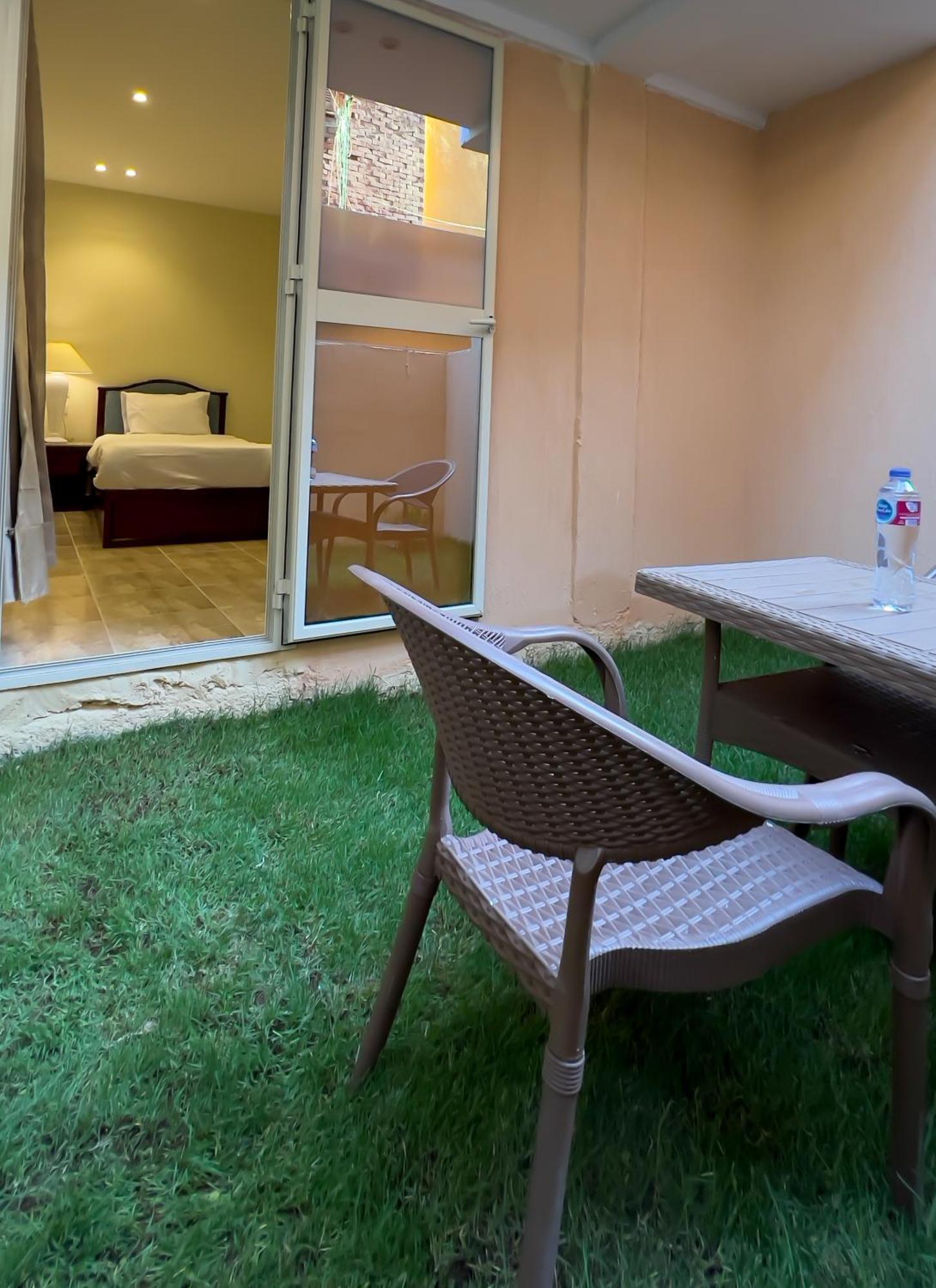 Giza Pyramids Inn Kafret el-Gabal Szoba fotó
